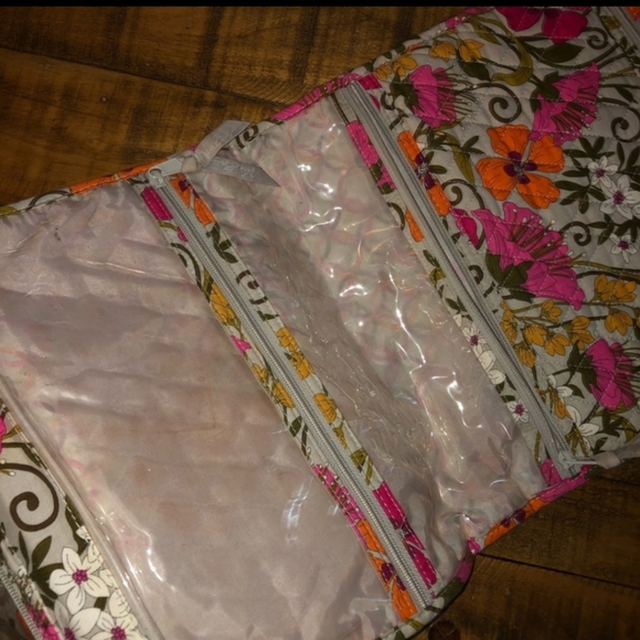 Vera Bradley travel storage - Picture 3 of 6